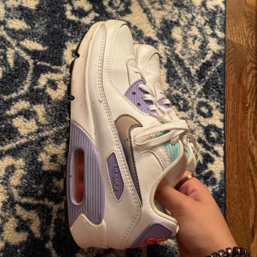 Nike air maxes